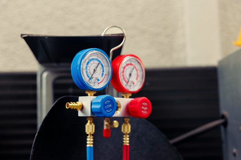 Solar Pumps vs. Traditional Pumps: A Comparative Analysis of Costs and Benefits